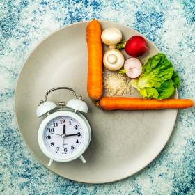 Czy post przerywany przynosi efekty? Zaskakujące wyniki badań