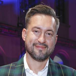 Marcin Prokop odsłonił tatuaże na zdjęciu bez koszulki. Pokazał, jak wypoczywa na Kaszubach