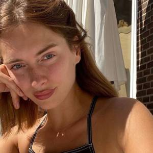 Instagram kontra rzeczywistość. Modelka pokazuje, jak wygląda bez retuszu! Jej zdjęcia robią furorę w sieci