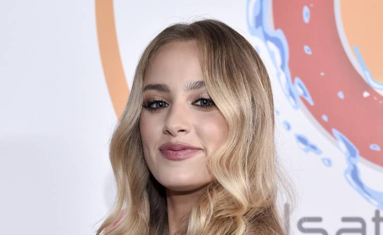 Wiktoria Gąsiewska w ręczniku. Gwiazda "Barw szczęścia" podkręca temperaturę w sieci