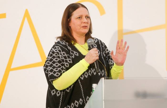 Katarzyna Nosowska śmieje się z retuszu swojego zdjęcia: "Odpuśćcie trochę i zaakceptujcie fakt, że nie wszyscy się starzeją"