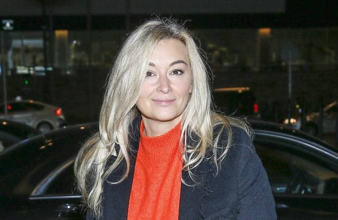 Martyna Wojciechowska potrącona przez samochód na ulicy. Wszystko zostało nagrane [WIDEO]