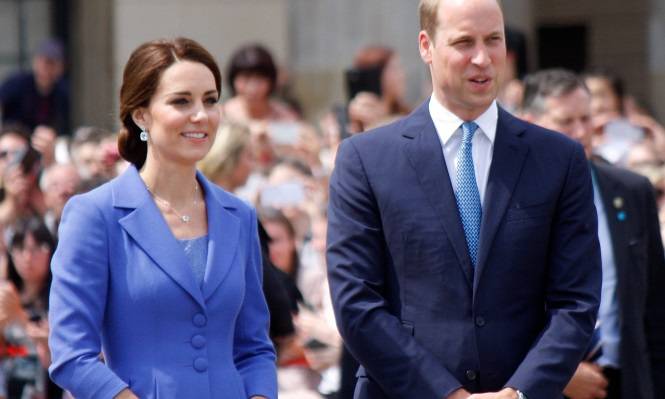 Księżniczka Charlotte poszła do szkoły! Zdjęcia rodziny królewskiej trafiły do sieci                                                 