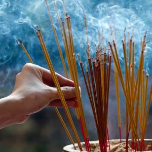 Eksperci ostrzegają przed paleniem kadzidła. Może szkodzić zdrowiu
