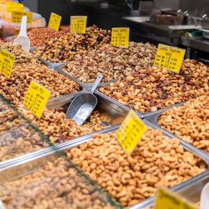 Kupujesz orzechy na wagę? Dietetyk sugeruje ostrożność 