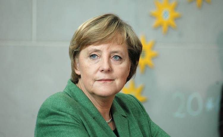 Angela Merkel na koniu! Powstała oryginalna rzeźba przedstawiająca kanclerz Niemiec [FOTO]