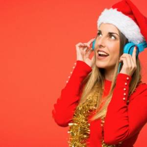 15 piosenek świątecznych, które towarzyszą nam od lat! Co dodasz do tej listy?