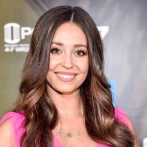 Izabella Krzan w górach. Internauci: "Bogini piękna w przestrzeni flory i fauny" [FOTO]