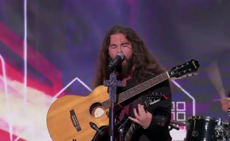 "Mam Talent". Kolejny „złoty przycisk”! Tym razem od Szymona Hołowni dla zespołu... metalowego!