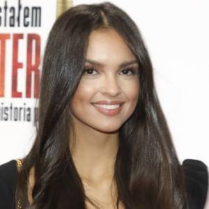 Klaudia El Dursi łamie zasady obowiązkowej kwarantanny? Modelka tłumaczy się ze spotkania ze znajomym                  