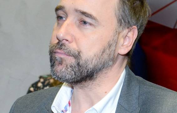 Łukasz Nowicki trafił do szpitala. Aktor opublikował kadr, który zaniepokoił fanów