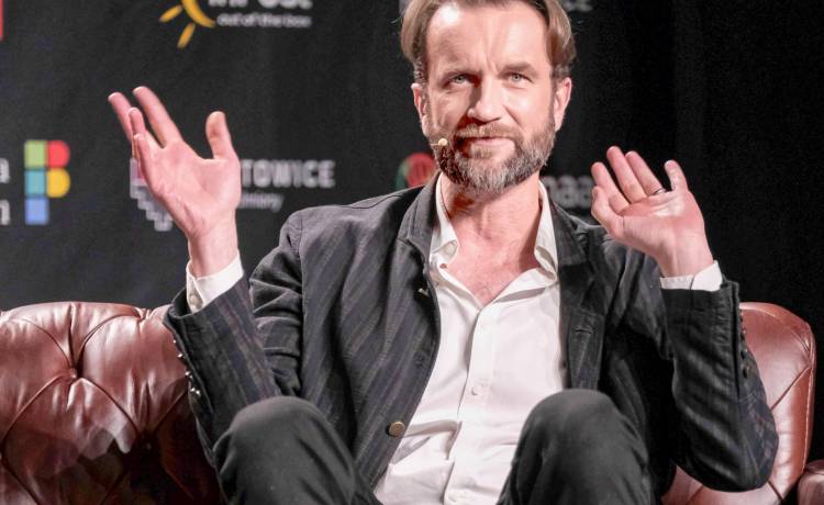 Tomasz Kot wzorem dla młodszego kolegi. Aktor opowiada wzruszającą historię!