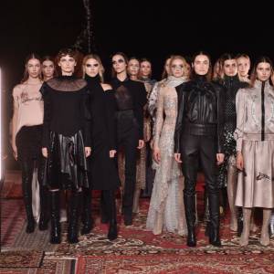 Pokaz Gosi Baczyńskiej. Wydarzenie przyciągnęło wiele znanych osób