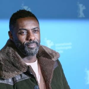 Idris Elba ma koronawirusa. Choruje też gwiazdor "Gry o tron". Lista zarażonych gwiazd się wydłuża
