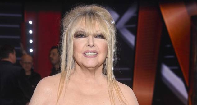 24-letnia Maryla Rodowicz w plastikowych kozaczkach i futerku! Cleo komenuje: "Byłaś modową blogerką, zanim to było modne" [FOTO]