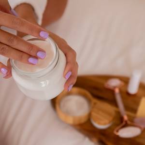 Codzienna pielęgnacja skóry suchej: klucz do utrzymania odpowiedniego nawilżenia