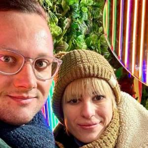 "Gogglebox". Wiktoria i Dominik Gumienni zostali rodzicami! Posypały się gratulacje [FOTO]