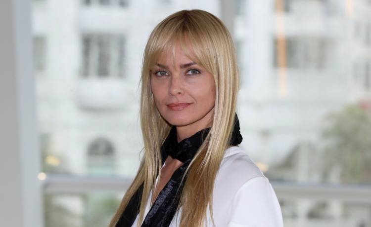 Córka Izabelli Scorupco ma już 26 lat. Julia wyrosła na prawdziwą piękność!