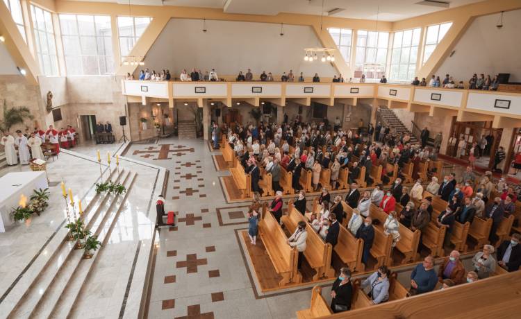 11 listopada. Czy w Święto Niepodległości msza święta jest obowiązkowa?