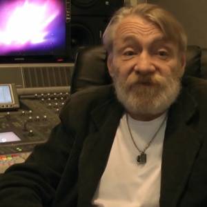 Jego głos znamy wszyscy. Polski aktor dubbingowy walczy o życie. Syn prosi o wsparcie     