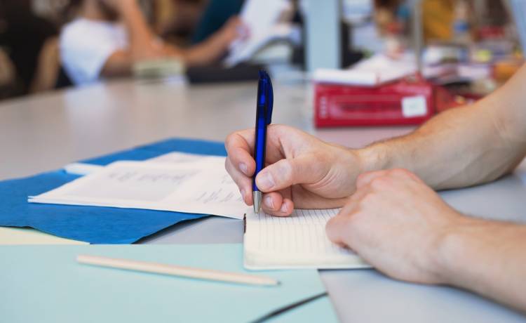 Nie zdał matury z angielskiego z nietypowego powodu. W wypracowaniu opisał nielegalny proceder