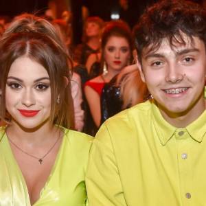 Tak Jan Dąbrowski opiekuje się córeczkami. Zdjęciem podzieliła się Sylwia Przybysz. "Cudny obrazek"