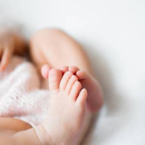 Przyszedł na świat z... ogonem! Wygląd noworodka wprawił lekarzy w osłupienie [+18]