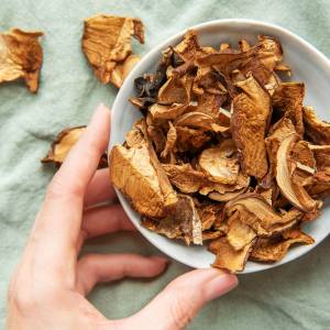 To najlepszy sposób na przechowywanie suszonych grzybów! Mało kto zna ten trik