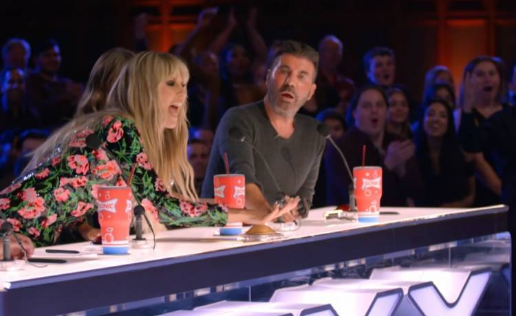 Publiczność nie mogła opanować wzruszenia... Złoty przycisk w "Mam Talent"! [WIDEO]