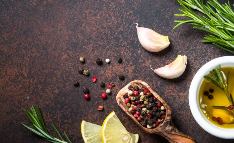 Jak zrobić oliwę czosnkową?