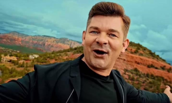 Zenek Martyniuk wraca z nowym hitem! Nowa piosenka Akcentu "Ja gnam przed siebie"