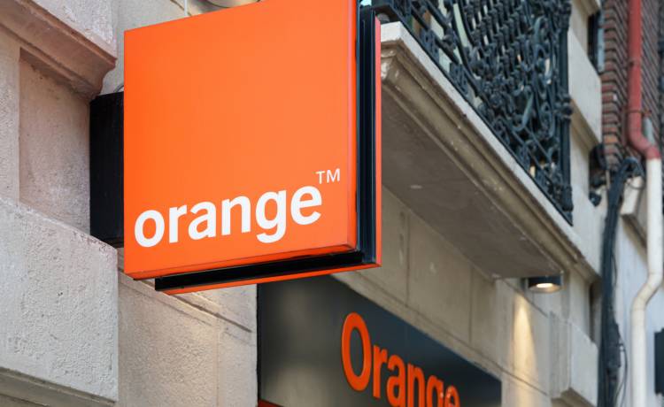 Orange wyłącza popularną usługę! Podano termin, fot. Shutterstock