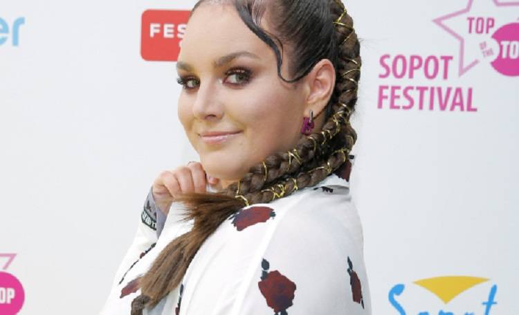 Ewa Farna zaingerowała w swój wygląd. Przypomina Lady Gagę! [FOTO]