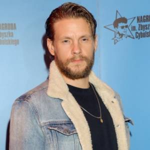 Sebastian Fabijański promuje swoją debiutanską płytę. Jest już pierwszy singiel "Nightcrawler" 