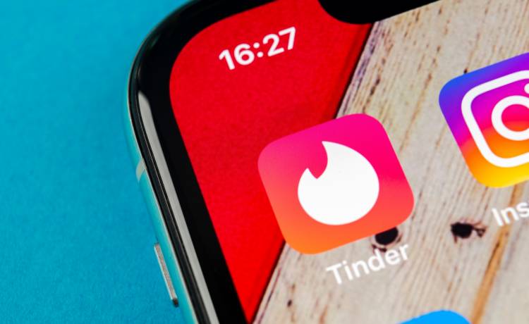 Tinder zablokuje naszych znajomych. Nowa funkcja w aplikacji randkowej