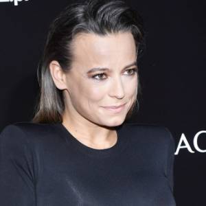 Anna Mucha rozpaliła internautów zdjęciem w stroju kąpielowym. Nie do wiary, jak dała się "złapać" fotografowi! [ZDJĘCIE]