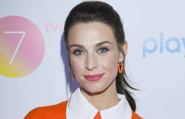 Julia Kamińska rozpala sieć! Aktorka pozuje w koronkowym staniku. Fani: "Boska" [FOTO]