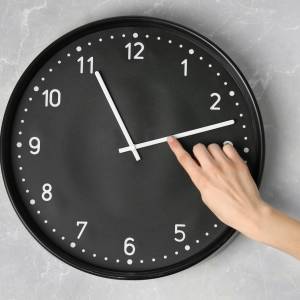 Kiedy zmiana czasu? Zegarki przestawiamy już w tym miesiącu