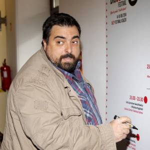 Tomasz Sekielski chudnie w oczach! Po operacji zrzucił już 30 kg