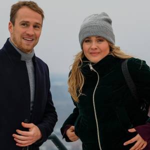 "Przyjaciółki": Miłosny trójkąt i podróż... helikopterem na pomoc! Co jeszcze wydarzy się w dzisiejszym odcinku?                                                         