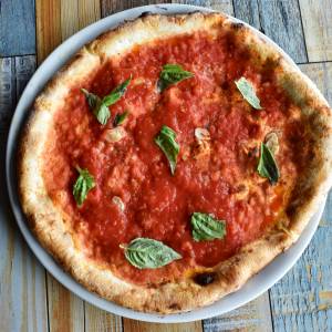 To nie margherita była pierwsza! Poznaj najstarszą pizzę świata