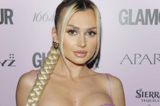 Wersow bez skrępowania prezentuje ciążowe kształty. "Dajcie już sobie na wstrzymanie, nie macie prywatności?" [FOTO]