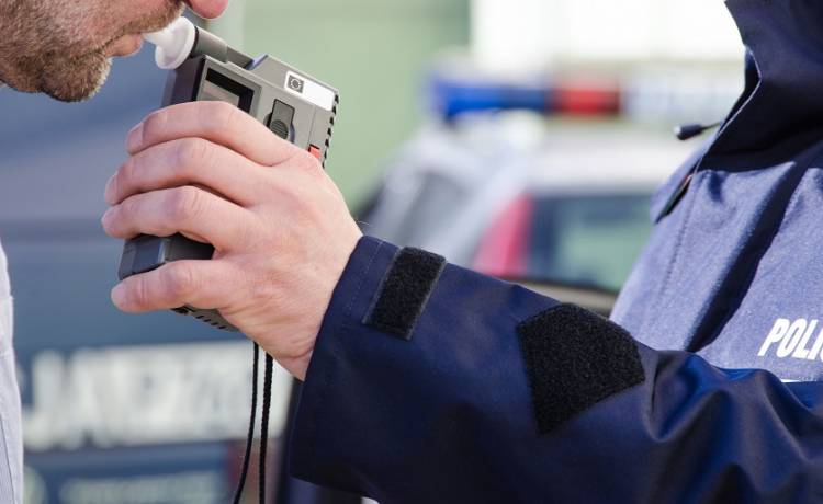 70-latek jeździł zygzakiem "na podwójnym gazie". Zaskakująca reakcja kierowców!