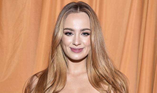 Wiktoria Gąsiewska w samej koronce! Prześwitująca sukienka robi wrażenie: "Jak Kardaszianka"