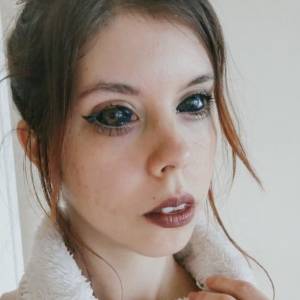 Wytatuowała sobie gałki oczne. Dziś traci wzrok i walczy o odszkodowanie od tatuatora. "Jestem gotowa, by walczyć o sprawiedliwość"