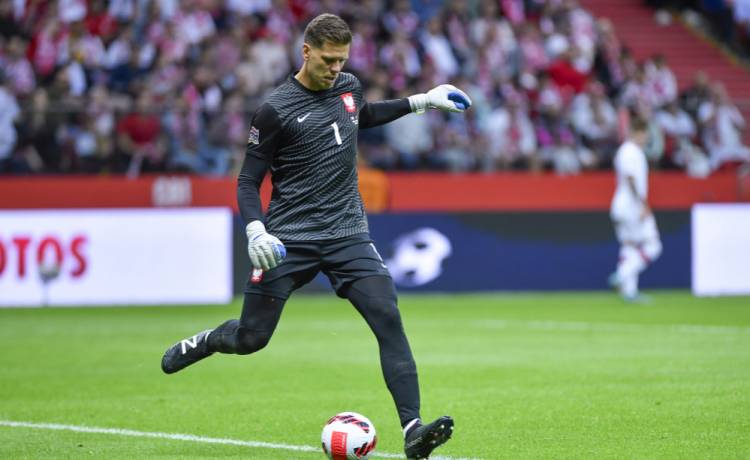 Liam Szczęsny bawi się na boisku z tatą. Nagranie małego piłkarza podbija serca internautów! [WIDEO]