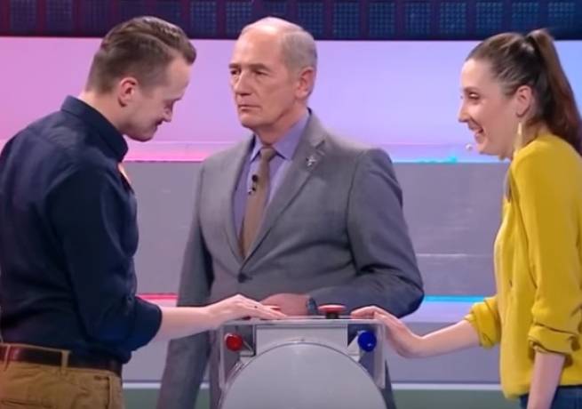 Kosmetyk, który może być niebieski? Takiej odpowiedzi nikt się nie spodziewał! [WIDEO]