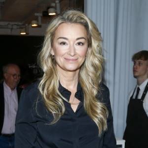 Martyna Wojciechowska odsłoniła biust przed obiektywem! Zmysłowe fotografie podróżniczki trafiły do sieci [FOTO]