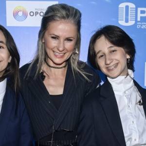 Córki Michała Wiśniewskiego z mamą na scenie. Anna Świątczak pokazała wyjątkowe nagrania! "Ale siła kobiet"