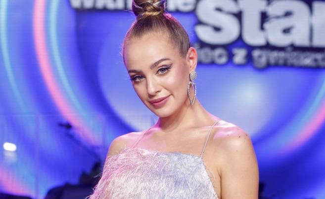 Wiktoria Gąsiewska: "Ktoś tu wie, że lubię kwiaty". Aktorka dostała wyjątkowy prezent - od kogo? 